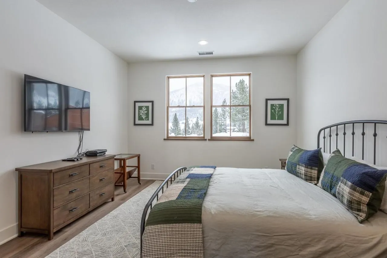 Holiday home Snowcreek Resort: Newly Built 3-Bed Creekhouse with Mountain Views Mammoth Lakes United States