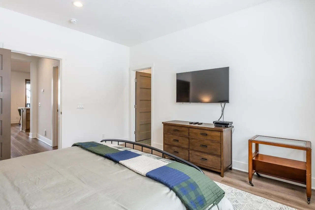 Snowcreek Resort: Newly Built 3-Bed Creekhouse with Mountain Views Mammoth Lakes