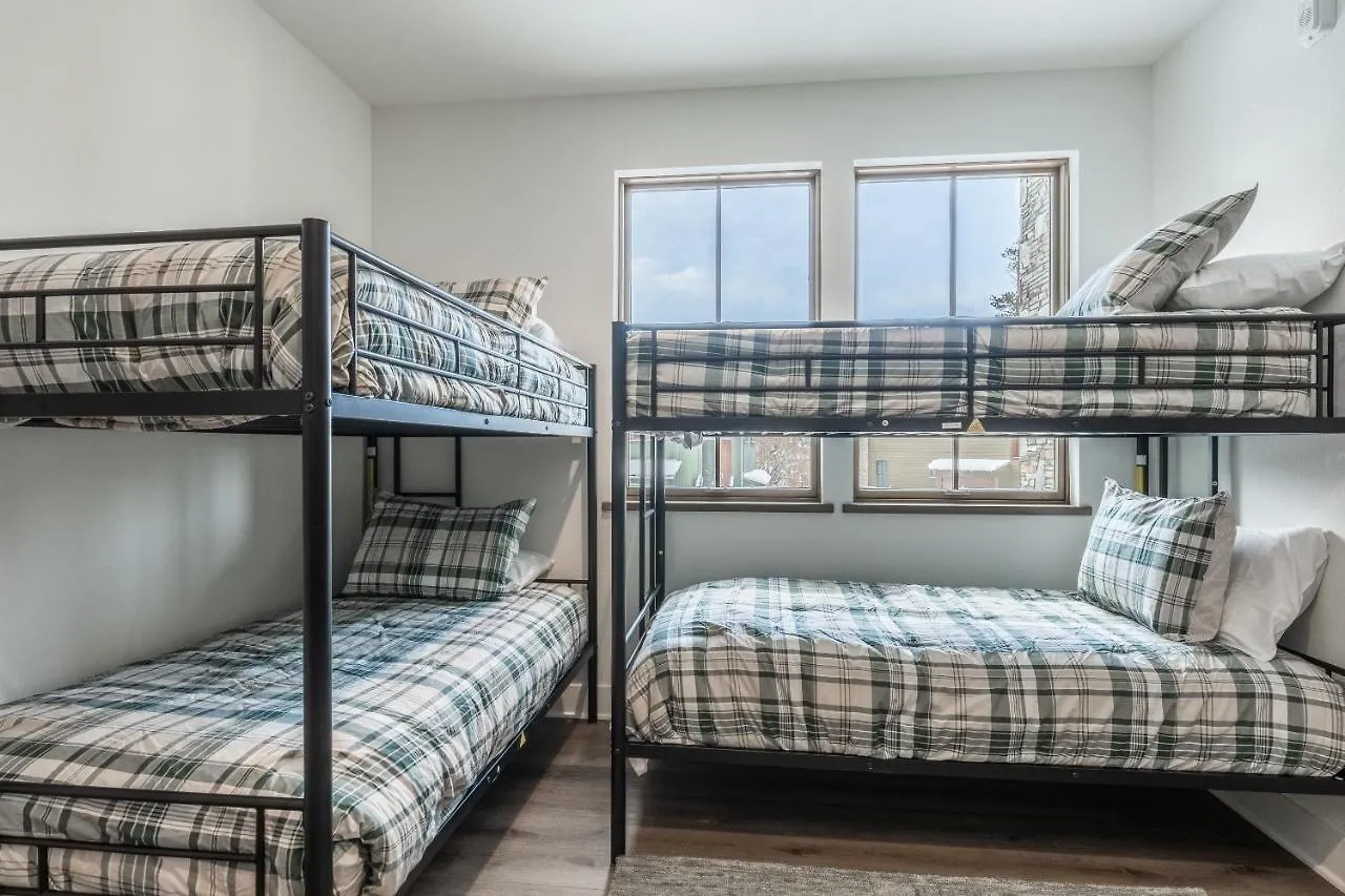 Snowcreek Resort: Newly Built 3-Bed Creekhouse with Mountain Views Mammoth Lakes 0*,